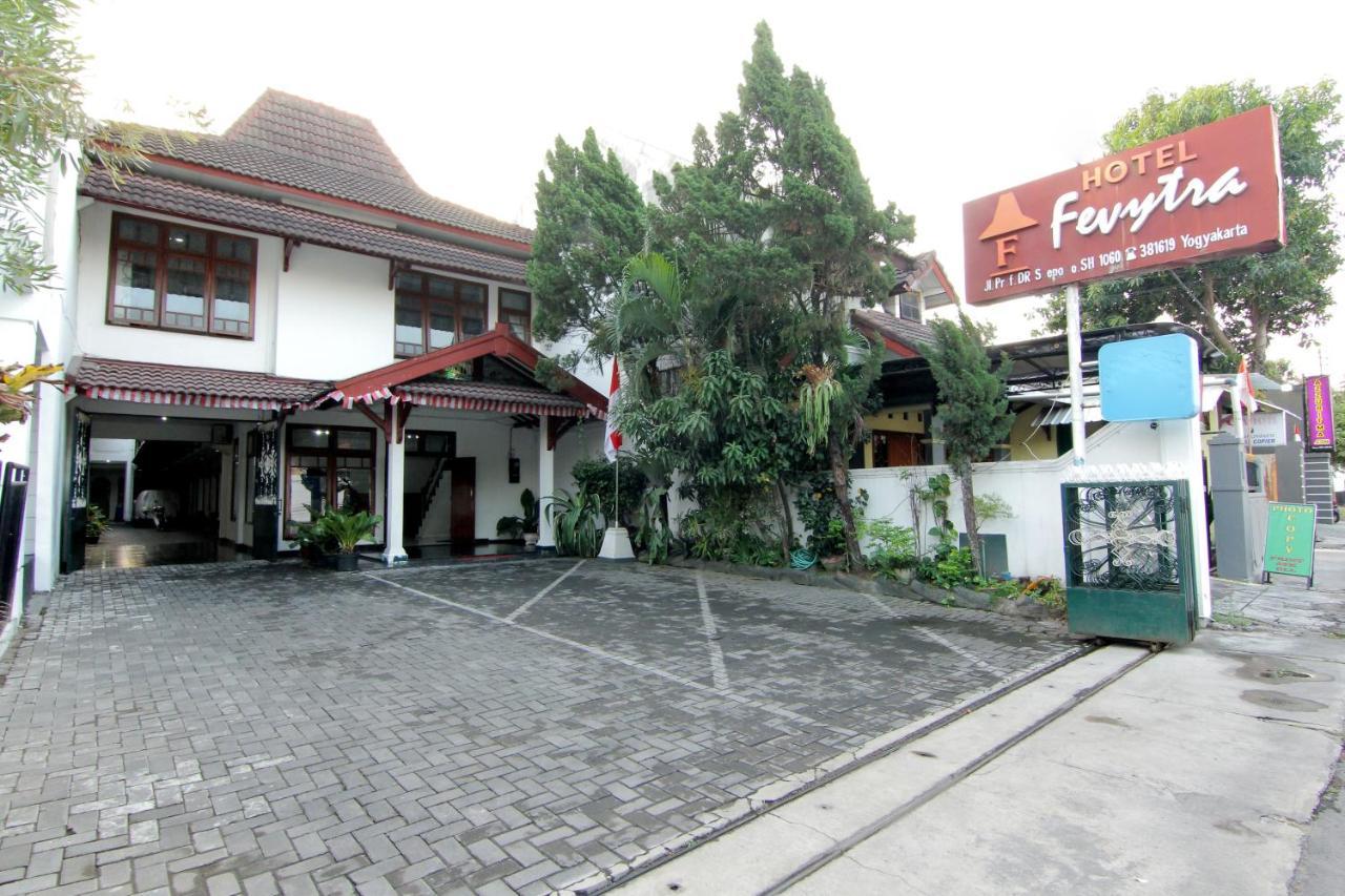 Hotel Fevytra Syariah 日惹 外观 照片