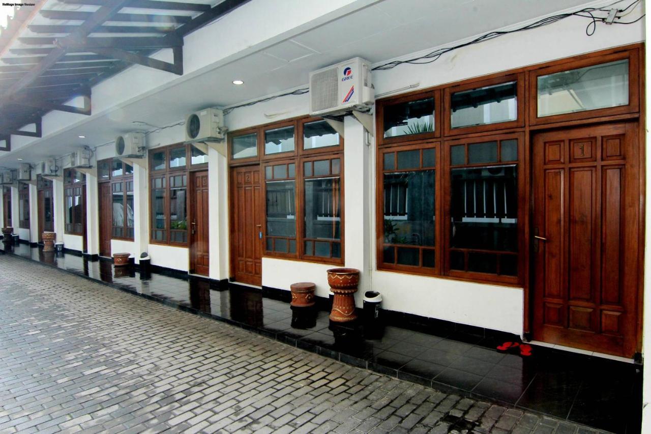 Hotel Fevytra Syariah 日惹 外观 照片